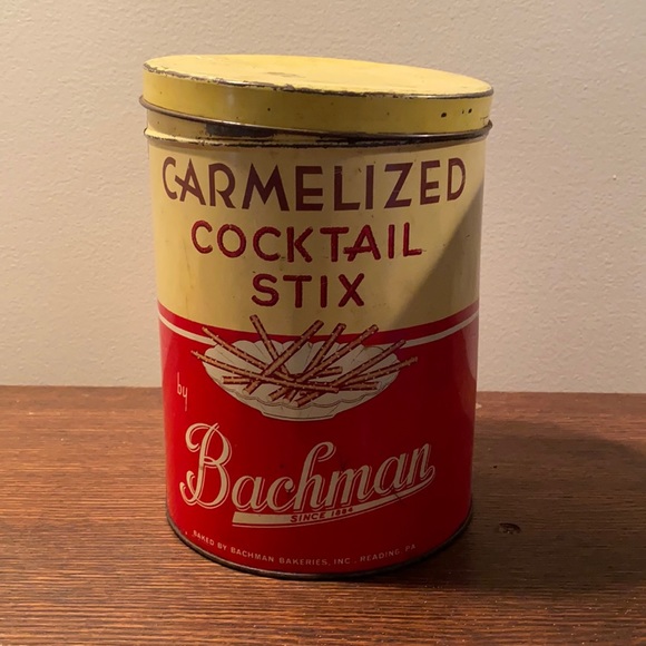 vintage bachman pretzel tin 🥨